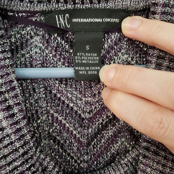 Blouse - Picture 2 of 3